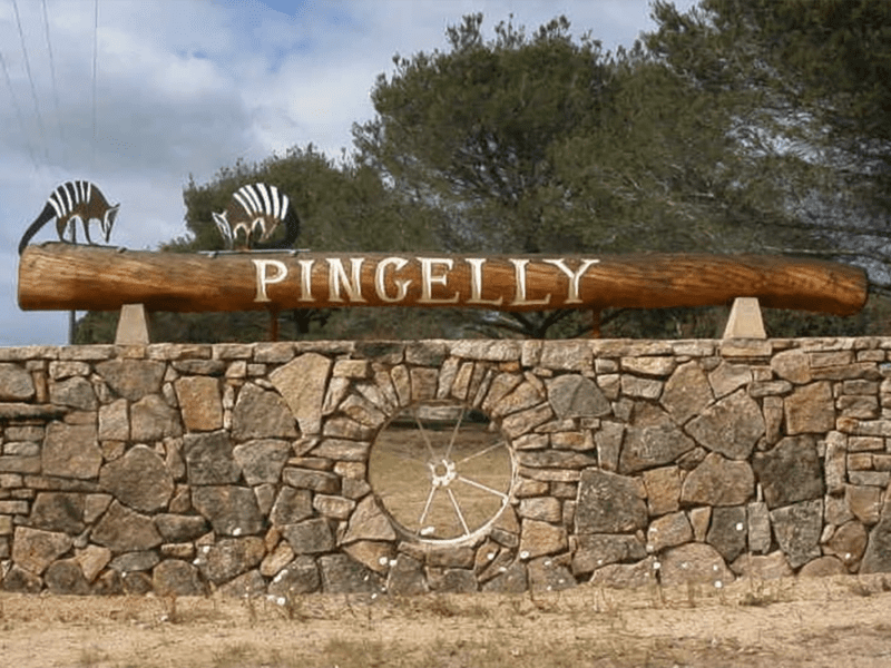 Pingelly town Centre welcome sign